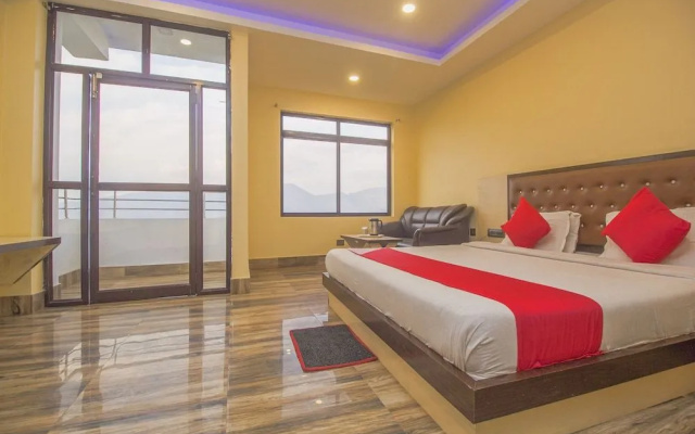 OYO 28105 Hotel Blue Sapphire