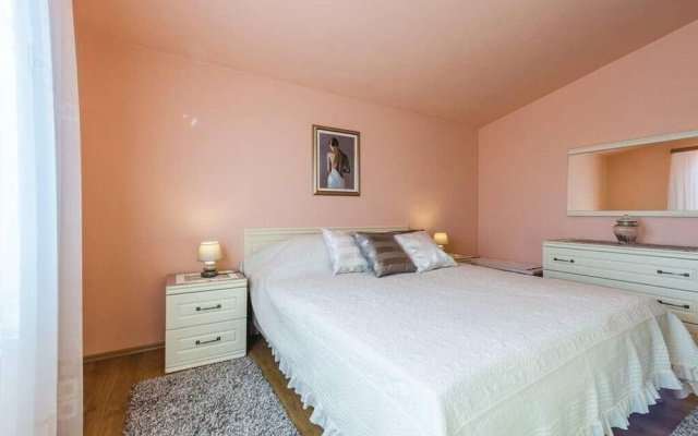 Villa Rossa mit Pool für 8 Personen