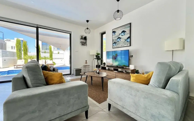66 PER - Stay Villa Palm