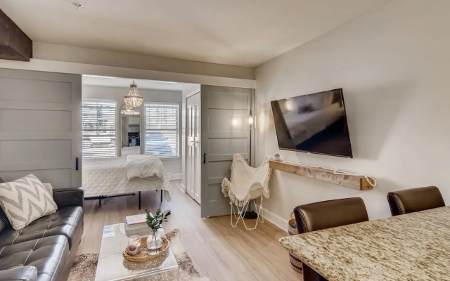 First Tracks 3105 1 Bedroom Condo by RedAwning