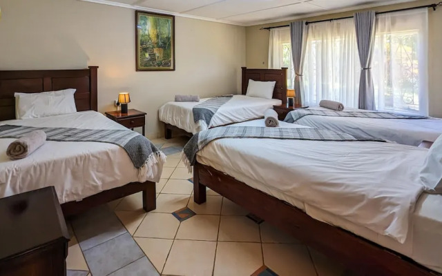 Room-zambezi Family Lodge - Leopard Room