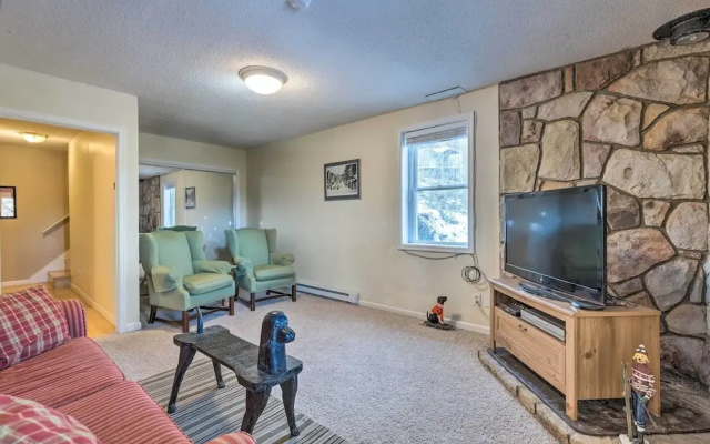 Massanutten Retreat w/ Double Deck & Mtn View!
