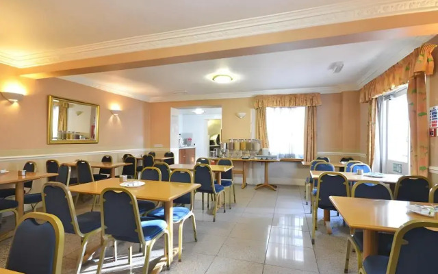 Berkeley Court Hotel