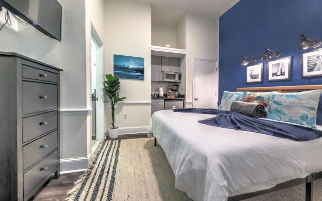 Authentic Brownstone Boston Studio!