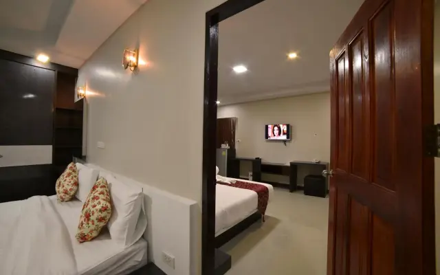 Gold Airport Suites