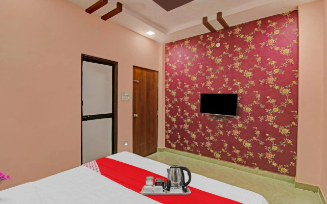 OYO 90872 Raj Hotel