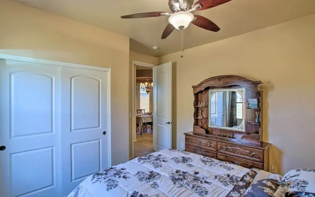 10 Mi to Downtown: Phoenix Casita w/ Patio!
