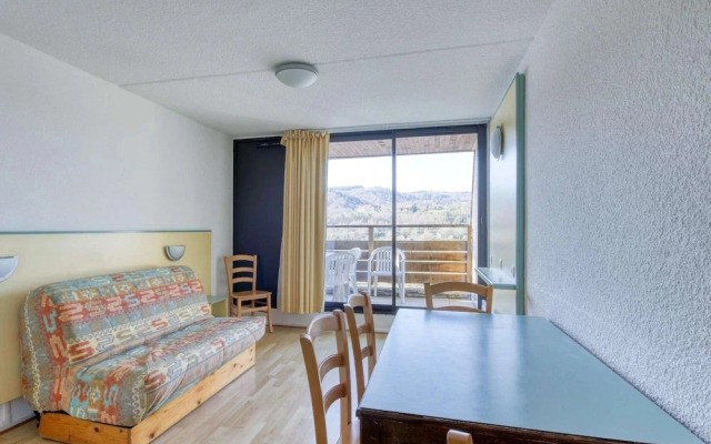 Lake View Miremont Apartment for 5