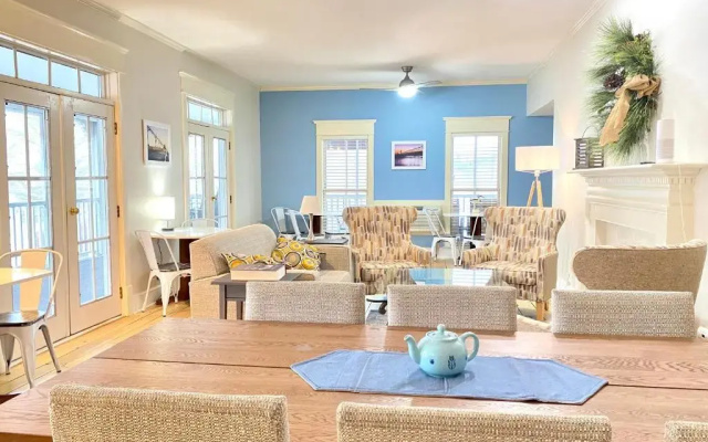 Harbor House Inn
