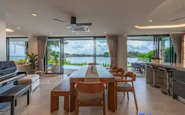Lakeside 5-BR New Pool Villa in Gated Community