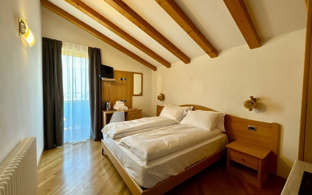 Hc Hotel Garni Room And Apartment