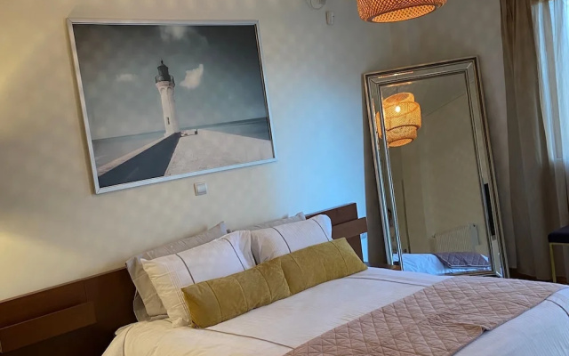 Spacious Glyfada Golf 4BR -near Beach Shops
