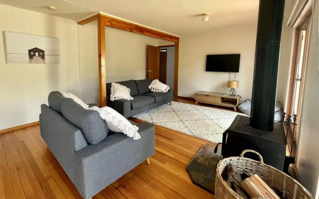 WISTERIA COTTAGE - Pet Friendly