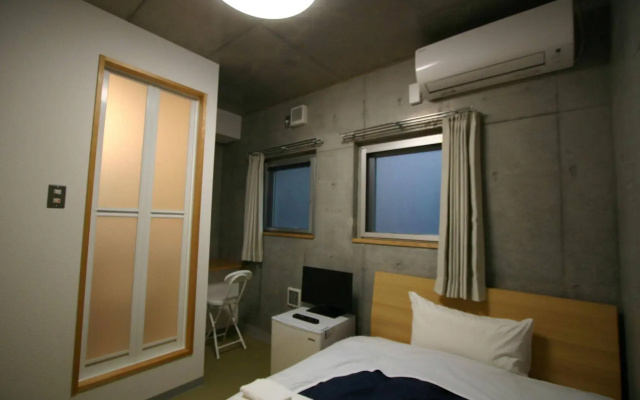 Weekly SHO Hotel Namba