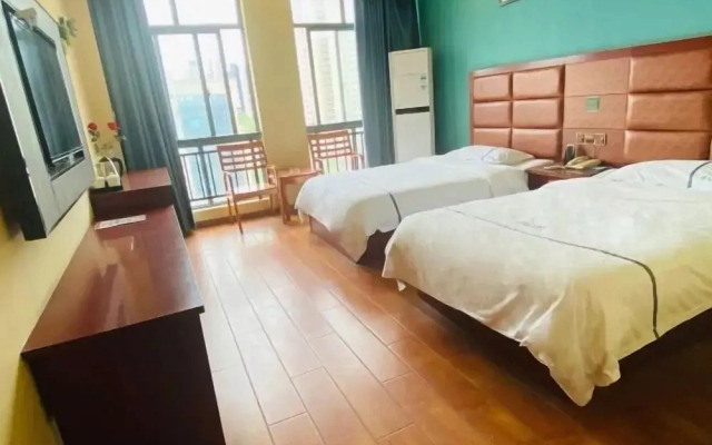 Longmen Hotel