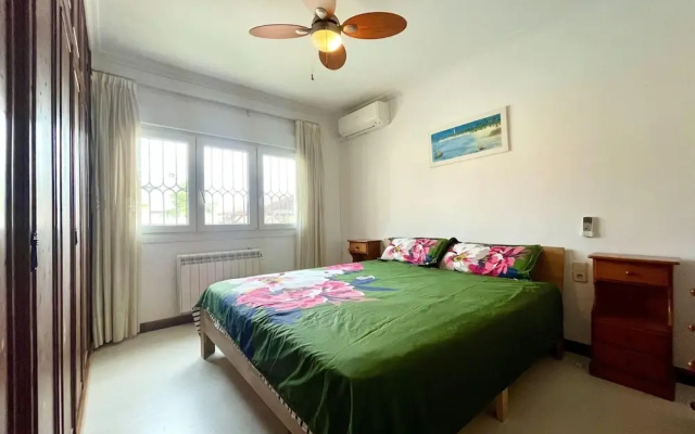Villa in Roquetas Near Beach & Pool