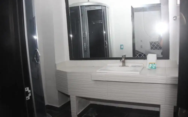 Hotel Dluxe & Suites