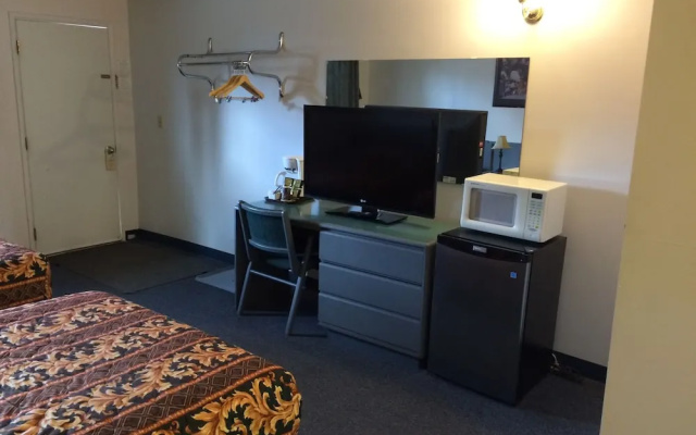 Plains Motor Inn