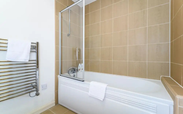 Lotus Central Apt Sassie Homes Sleeps 7