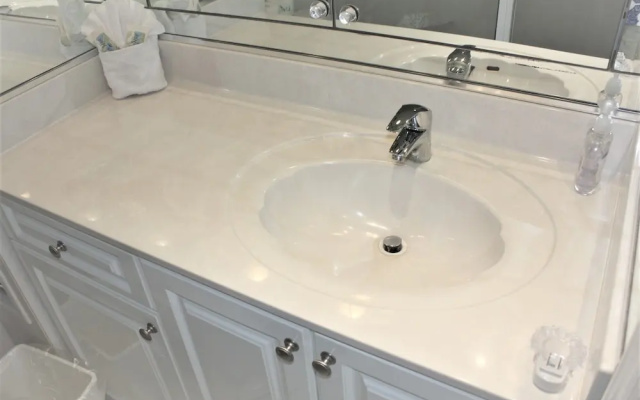 Jamaica Royale 406 - 2 Br Condo