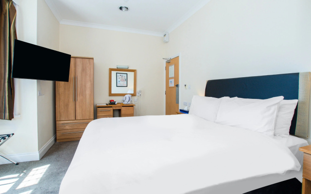 Russell Court Hotel