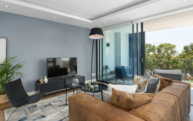 301 the Warwick