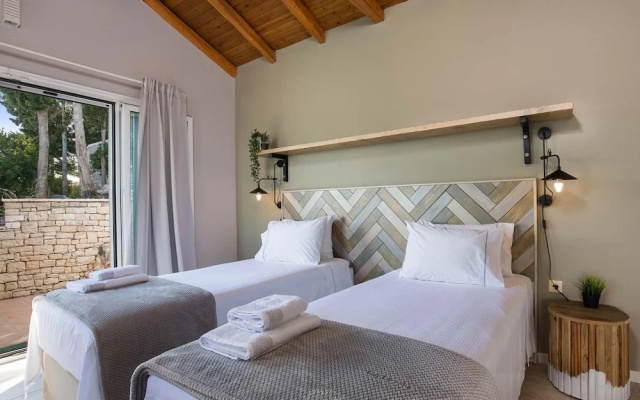 Danai Villa - Charming Escape With Oceanside Views
