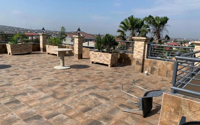 Top Base Apartments