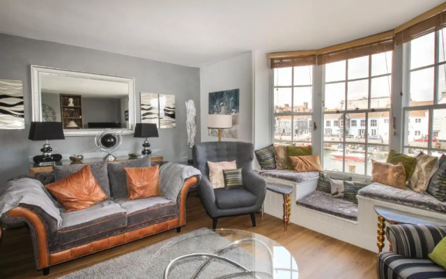 Harbourside House