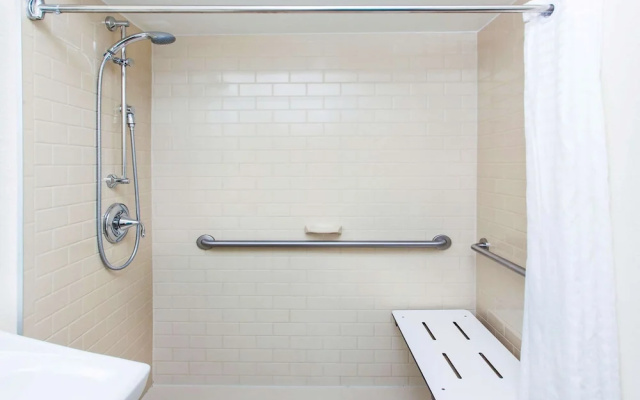 Candlewood Suites Wichita Northeast