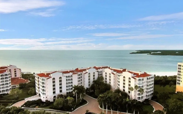 Hideaway Beach Penthouse 0 Beachfront, Gated Community, And Luxurious! 3 Bedroom Home by RedAwning