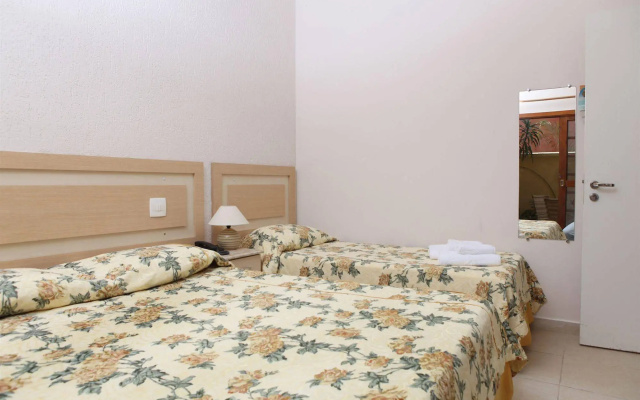 Beach Hotel Cambury