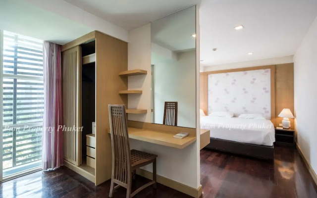 The Kris Condo by Knock-Knock