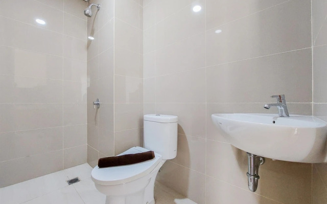 Homey And Comfort Studio Apartment At B Residence