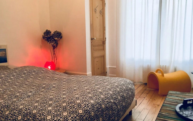 Suite de Charme Bed n B tres proche Lyon