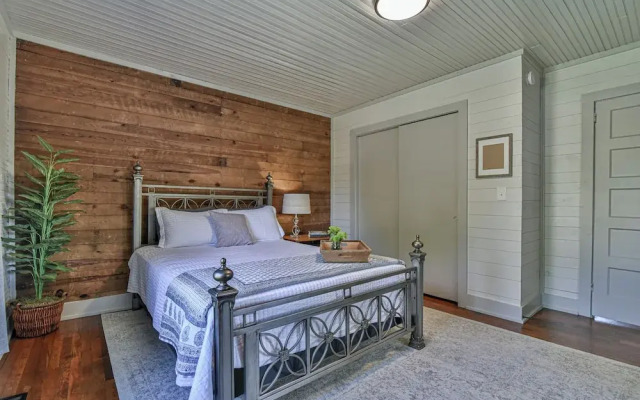 The Spruce House Cozy Home in Swannanoa