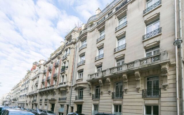 Отель Sochic Suites Paris Haussmann вид на фасад
