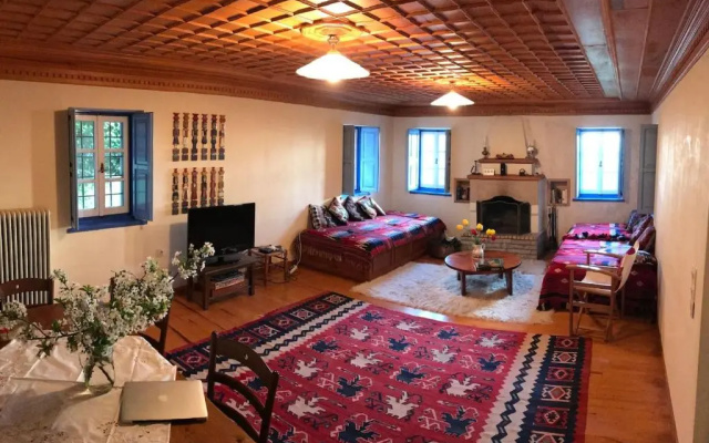 Chariklia Traditional House