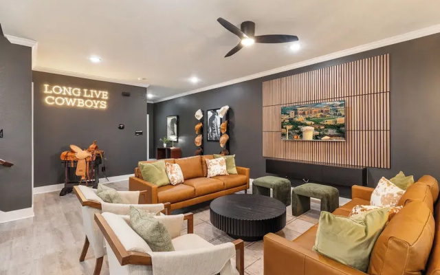 Modern 4BR Ensuite Townhome Near Texas A&M