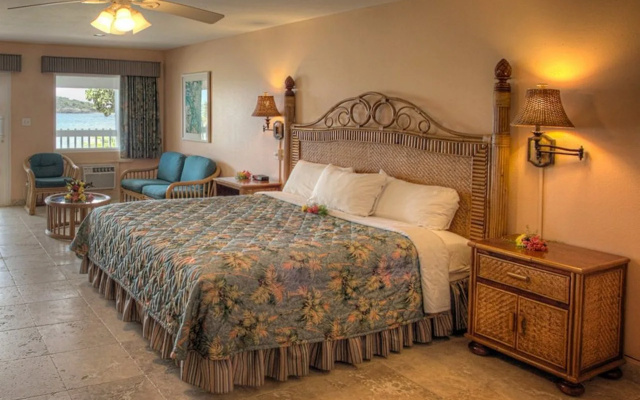 Tamarind Reef Resort Spa & Marina