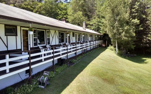 Conways Lake Manor