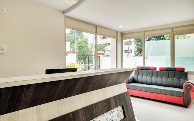 Capital O 48264 Stay Inn Luxury Service Apartments