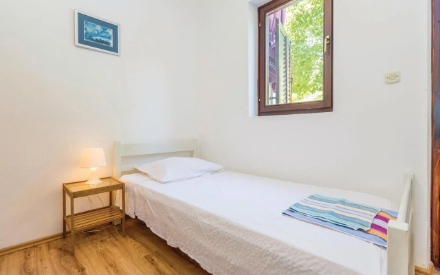 Amazing Apartment in Pinezici With 2 Bedrooms and Wifi