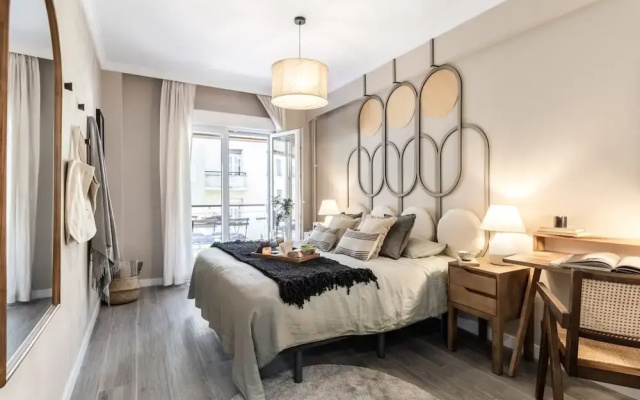 Mondragone - 1 Bedroom and Terrace in Goya