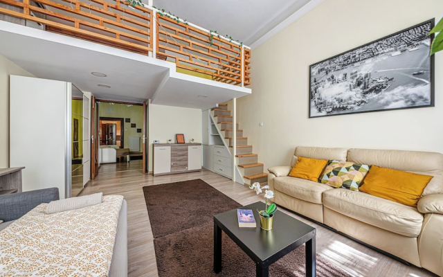 Krisztina Residence –Cozy Family Gem By Castle