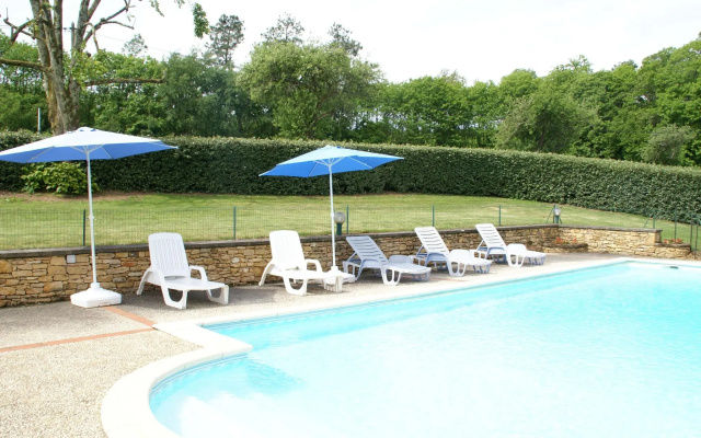 Beautiful Holiday Home with Pool in Saint-Pompont