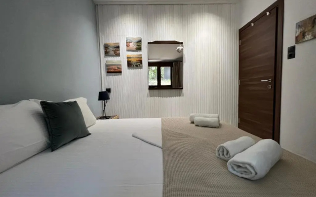 Glykadi Pine-House