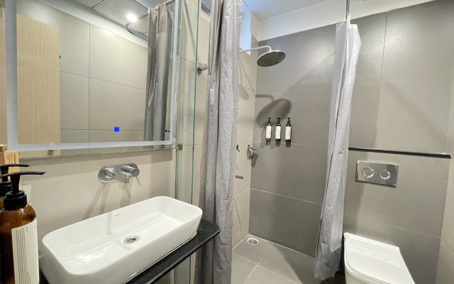 Hotel Kyzen HiTech City- Your Zenly Stay