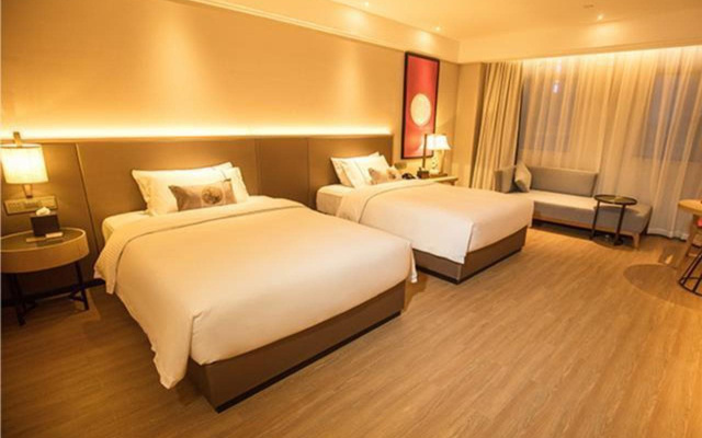 ECHENG Hotel (Zhanjiang Wuchuan Jinsha Plaza)