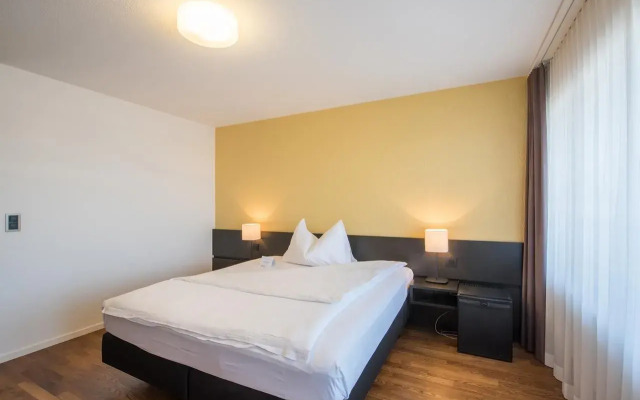 HOTEL illuster - Urban & Local